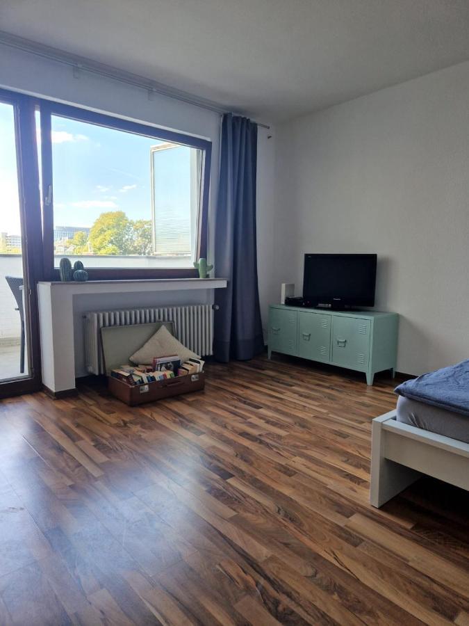 Well Located Flat With Balcony Apartment Dusseldorf Ngoại thất bức ảnh